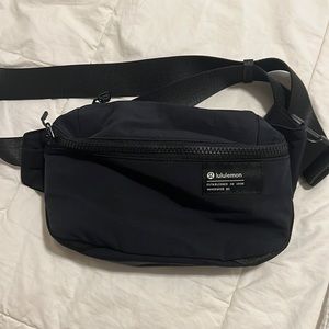 Lululemon Clean Lines Belt Bag 2L